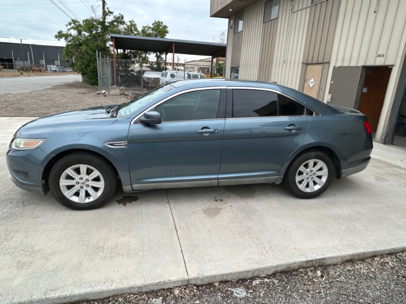 2010 Ford Taurus