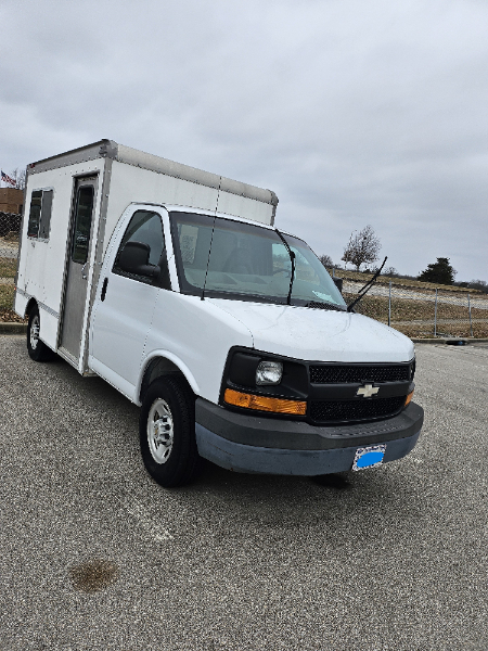 Chevrolet Express Box Van