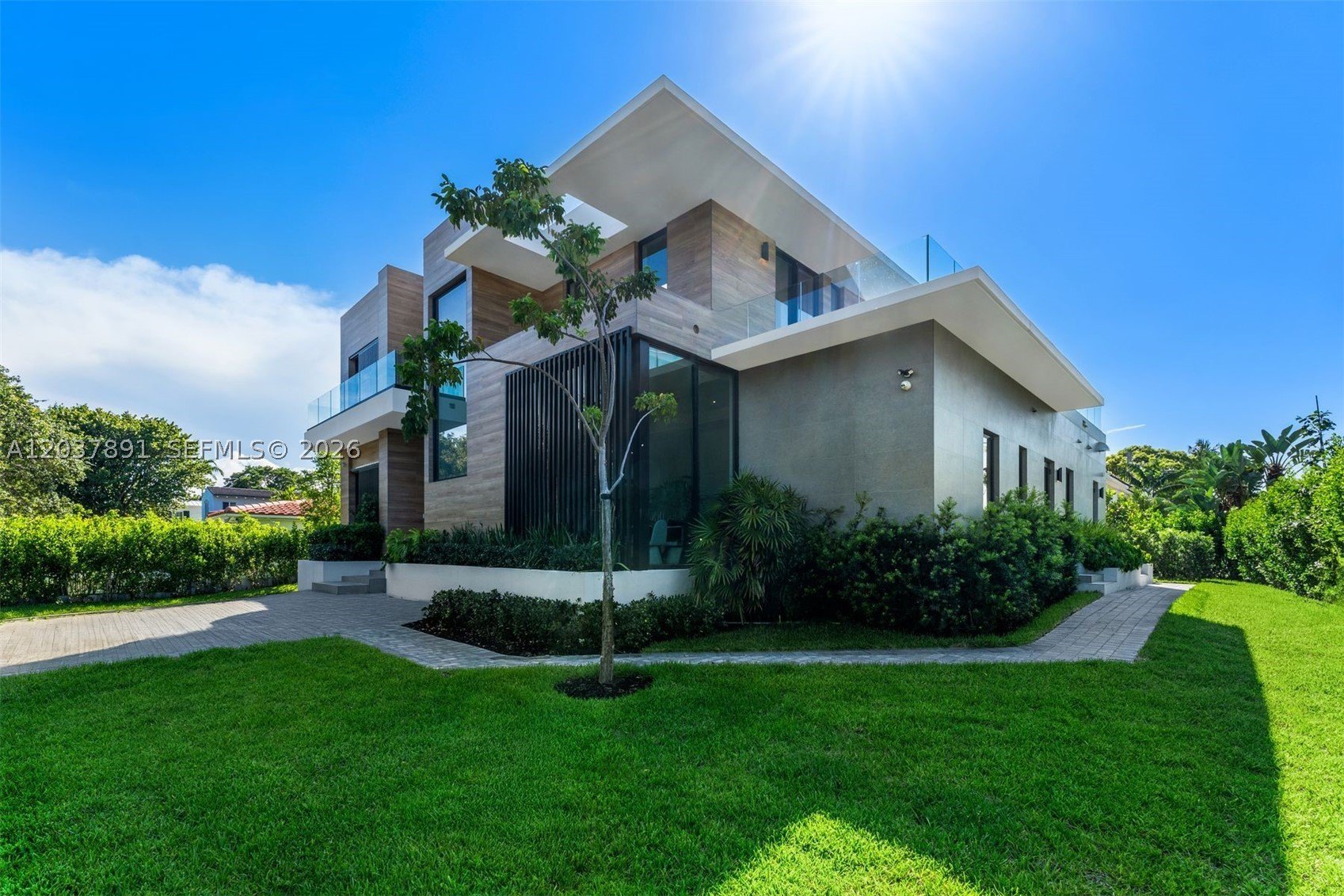 Single Family 7BR 7BA - 4430 Nautilus Dr, Miami Beach, FL