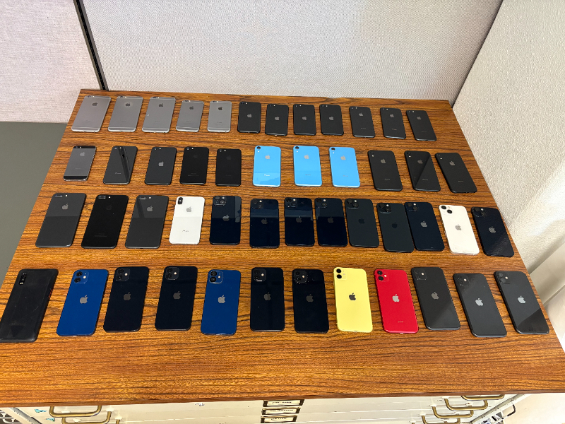 One lot of Assorted Smartphones (Est 48 ea)