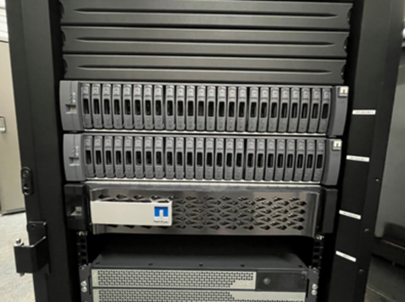 2 ea Net App Disk Shelf