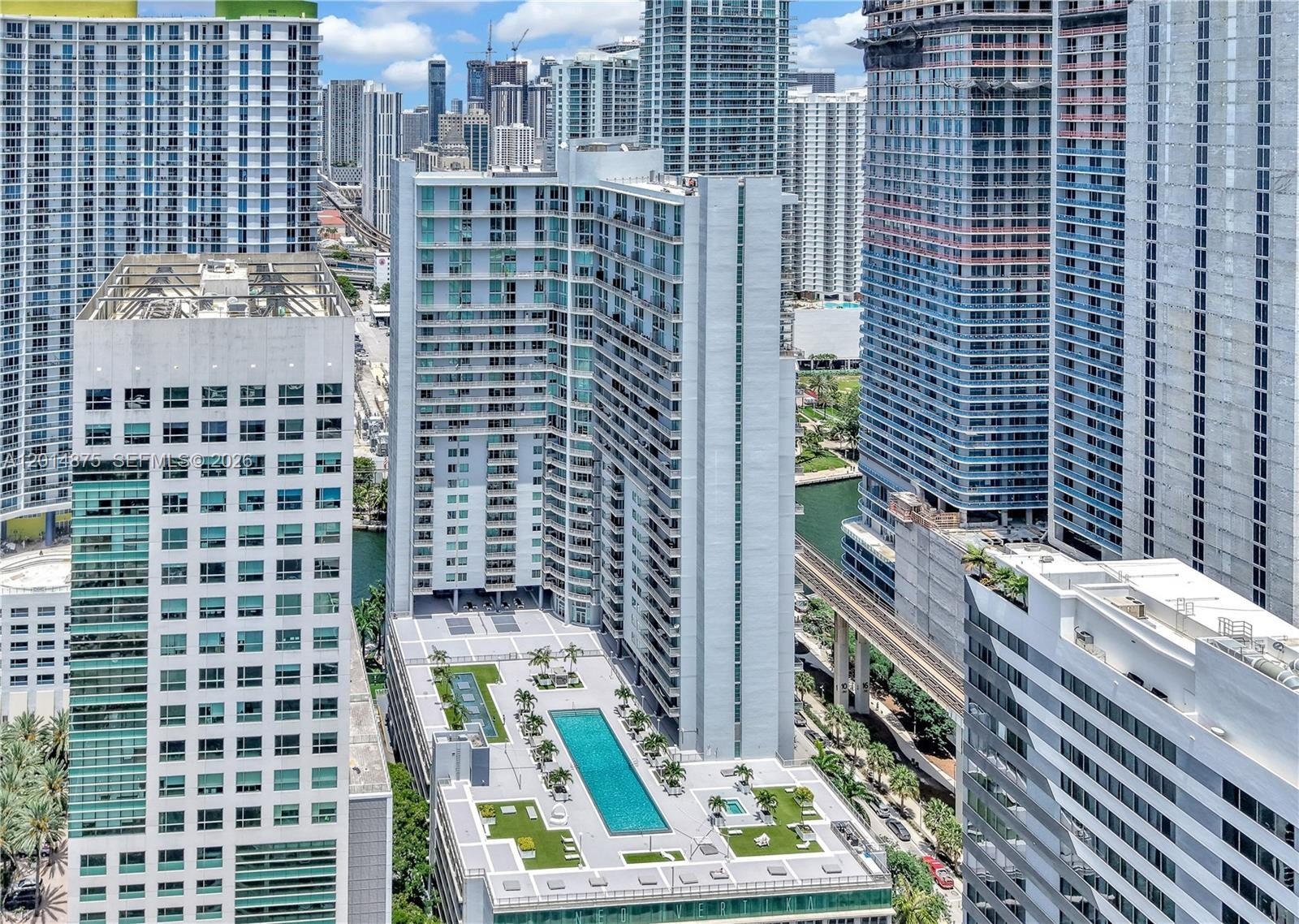 Condo 1BR 1BA - 690 SW 1st Ct, Miami, FL