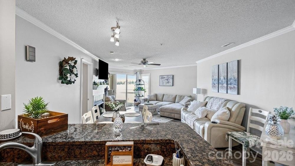 Condo 2BR 2BA - 1338 Torrence Circle, Davidson, NC