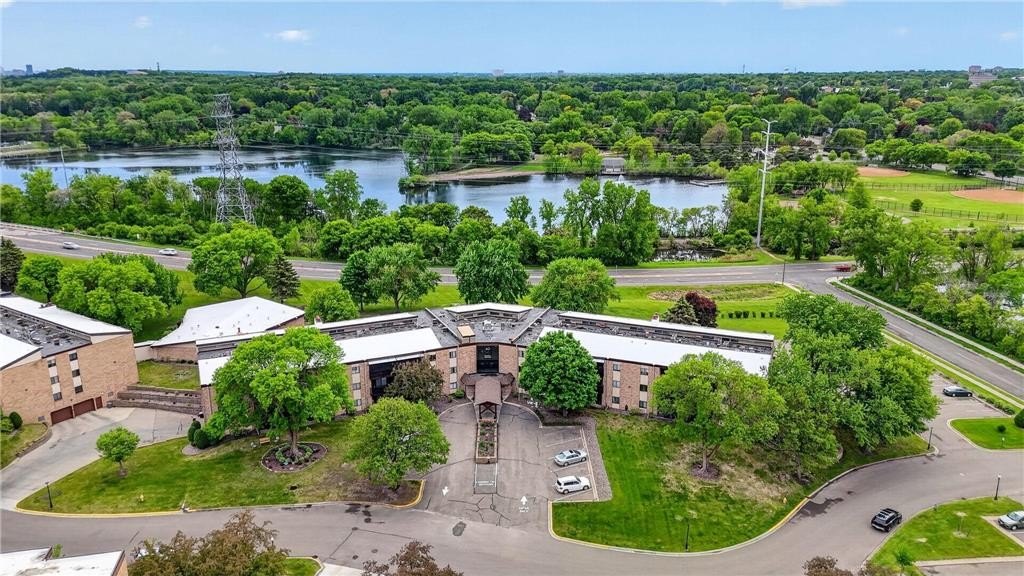 Condo 2BR 2BA - 2680 Oxford Street N, Roseville, MN
