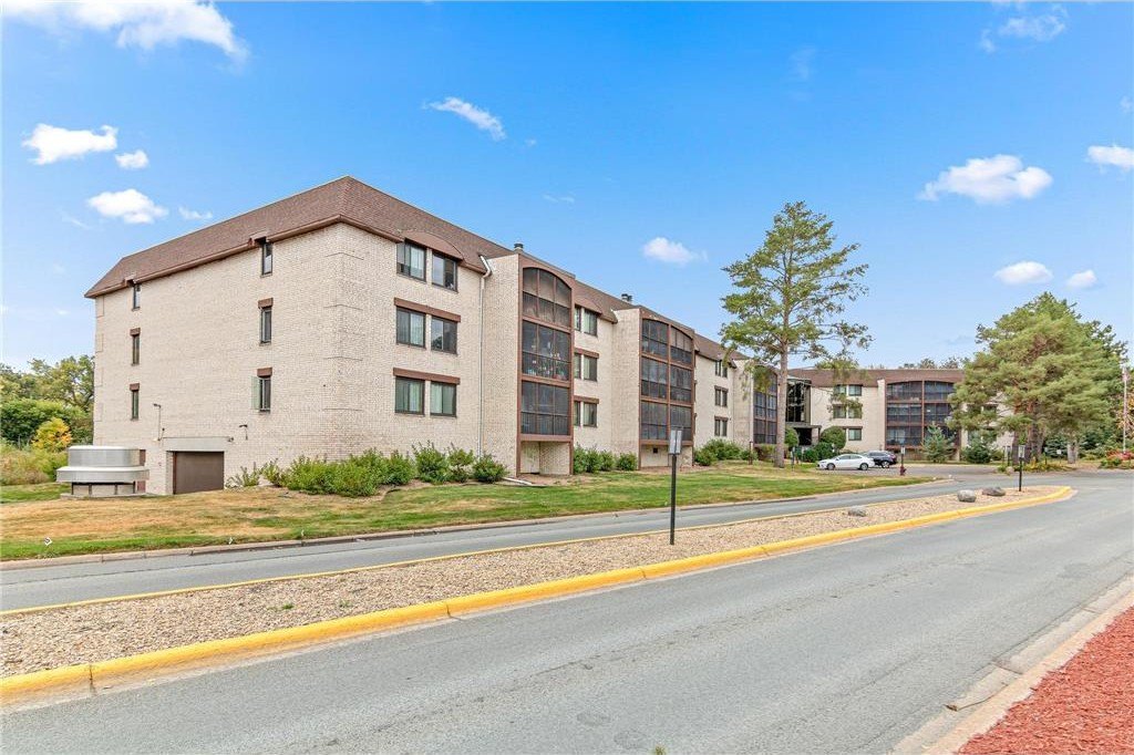 Condo 2BR 2BA - 4710 58th Avenue N, Crystal, MN
