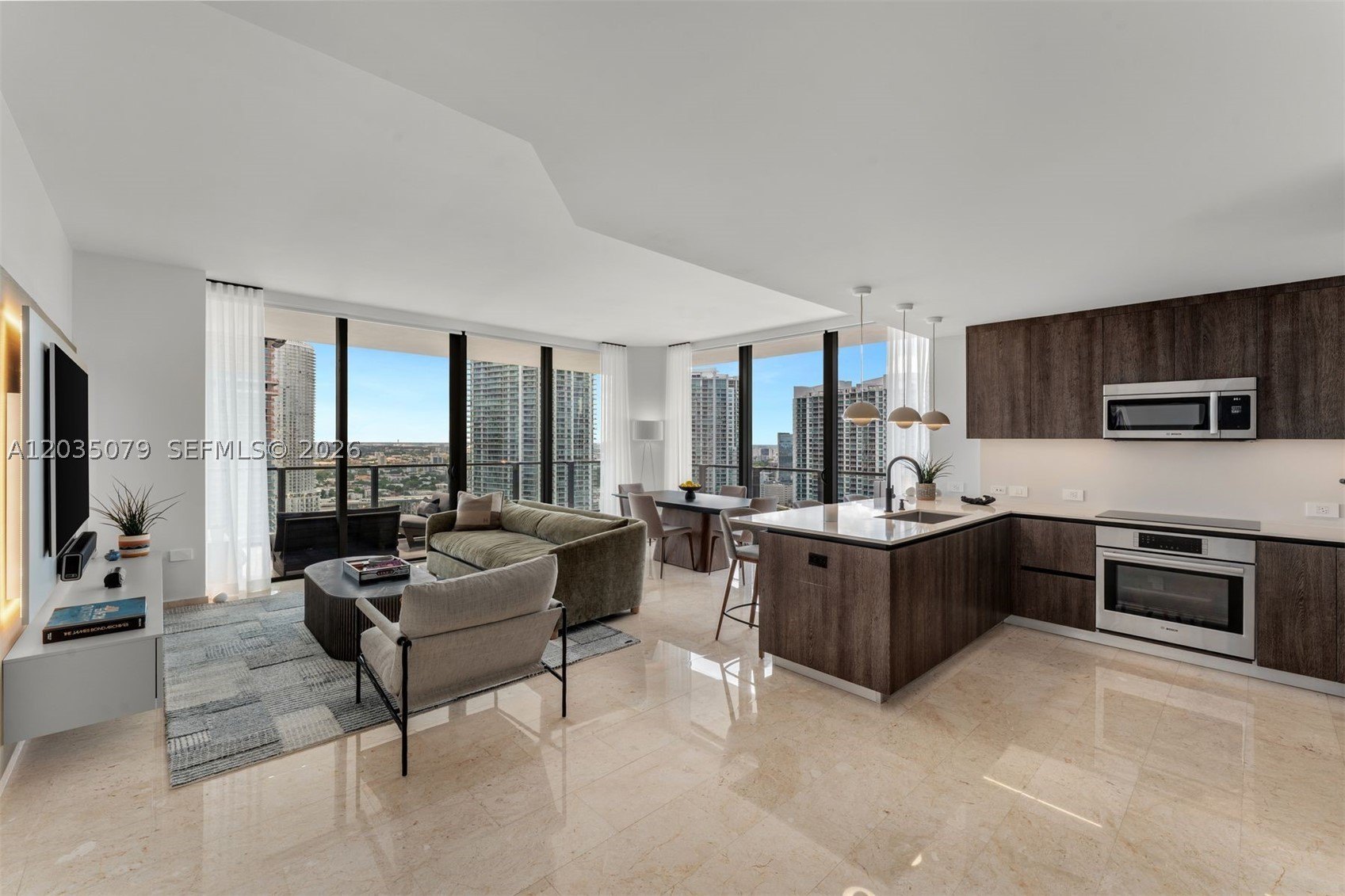 Condo 2BR 3BA - 68 SE 6th St, Miami, FL