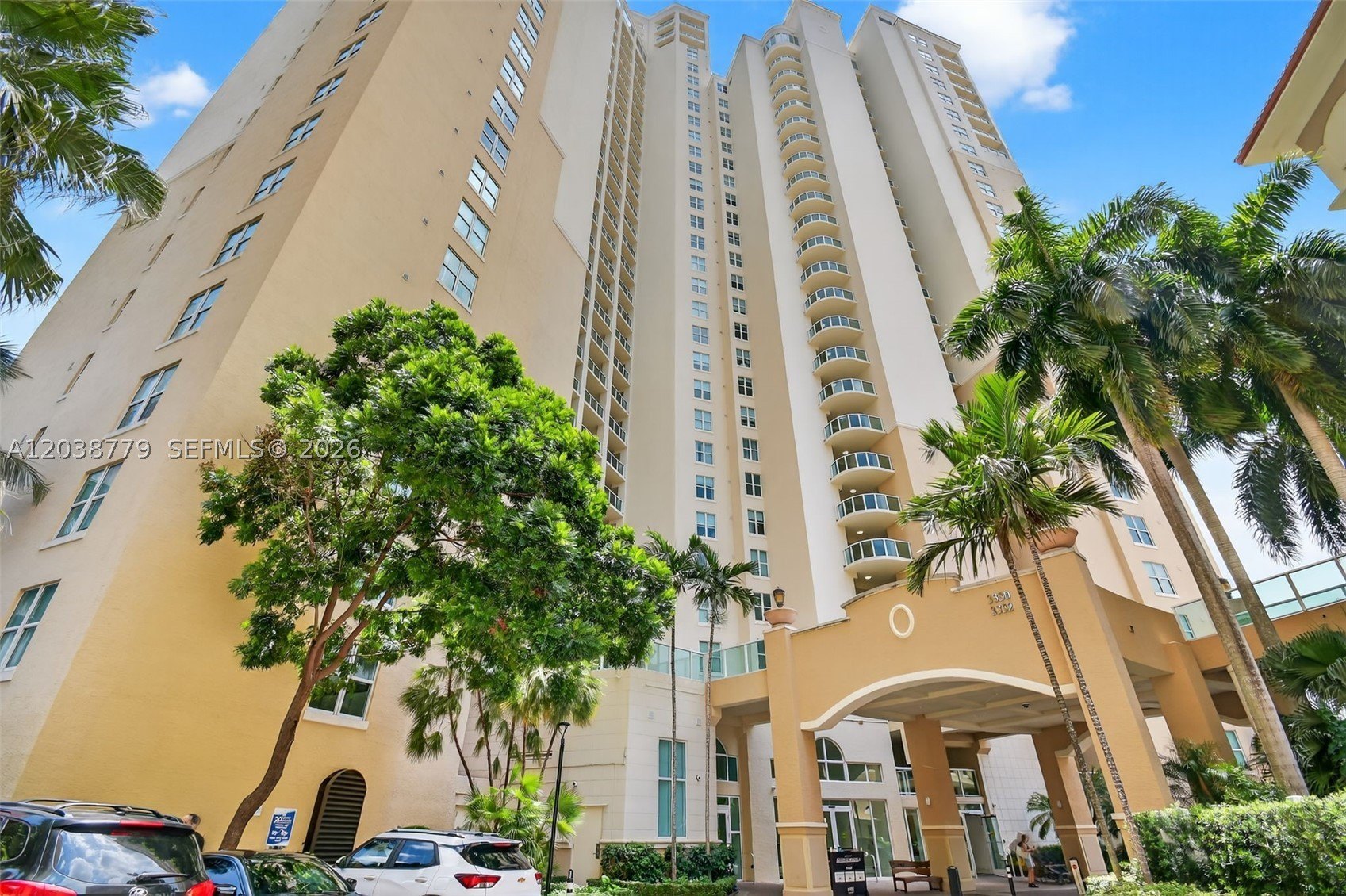 Condo 3BR 3BA - 3330 NE 190th St, Aventura, FL
