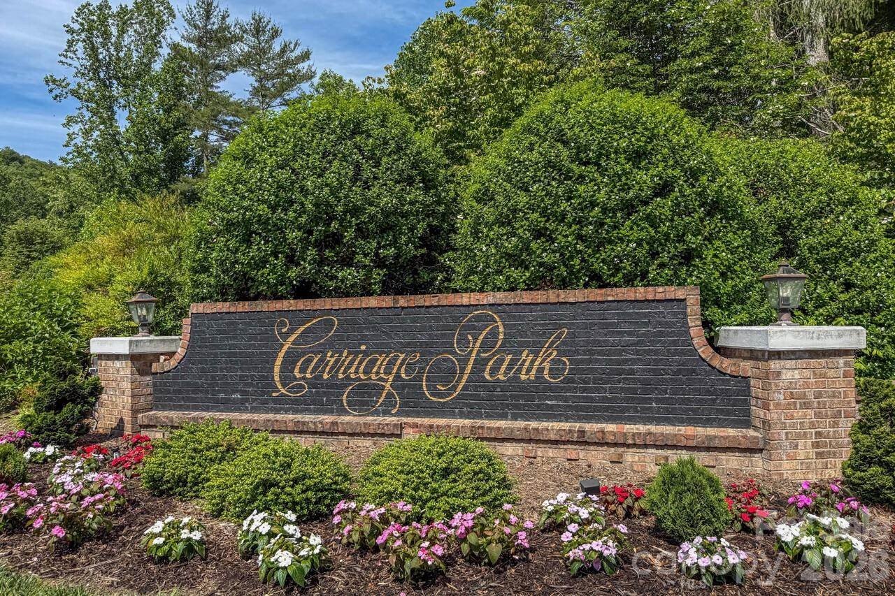 Condo 4BR 3BA - 606 Carriage Commons Drive, Hendersonville, NC