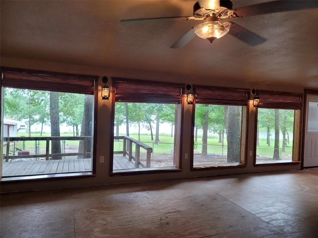 Single Family 1BR 2BA - 273 Private Road 5817, Yantis, TX