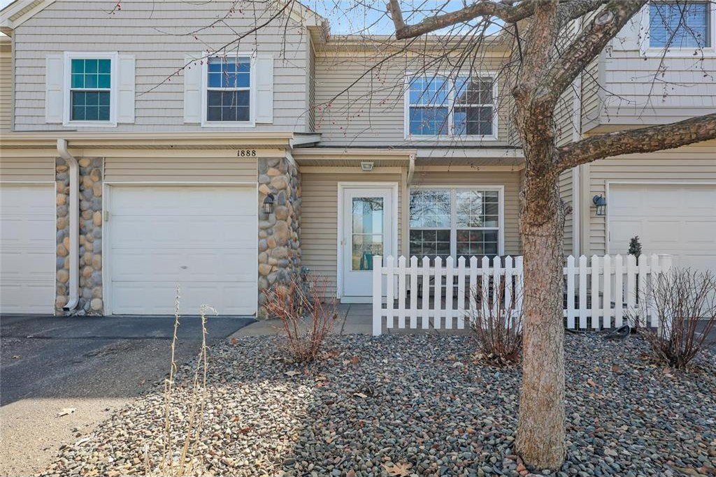 Single Family 2BR 2BA - 1888 Wildflower Court, Shoreview, MN