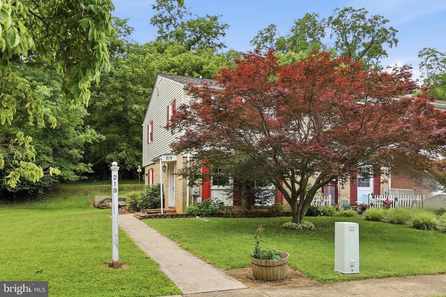 Single Family 3BR 2BA - 219 QUEEN ANNES CT, HAGERSTOWN, MD
