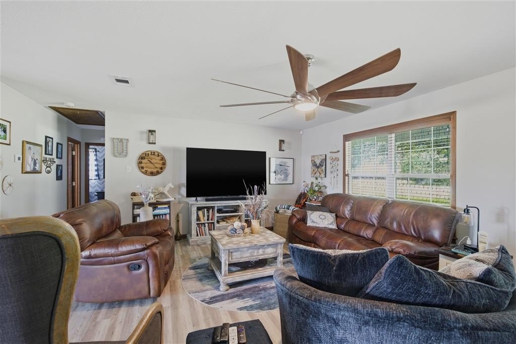 Single Family 3BR 2BA - 725 Misty Lane, Lake Charles, LA