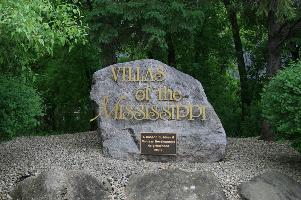 Single Family 3BR 3BA - 10512 Mississippi Circle N, Brooklyn Park, MN