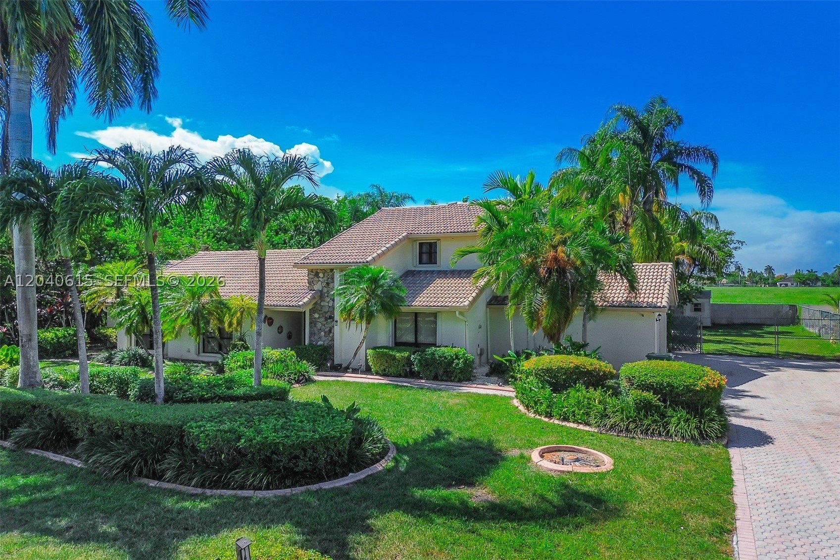 Single Family 4BR 2BA - 14941 SW 164th Ter, Miami, FL