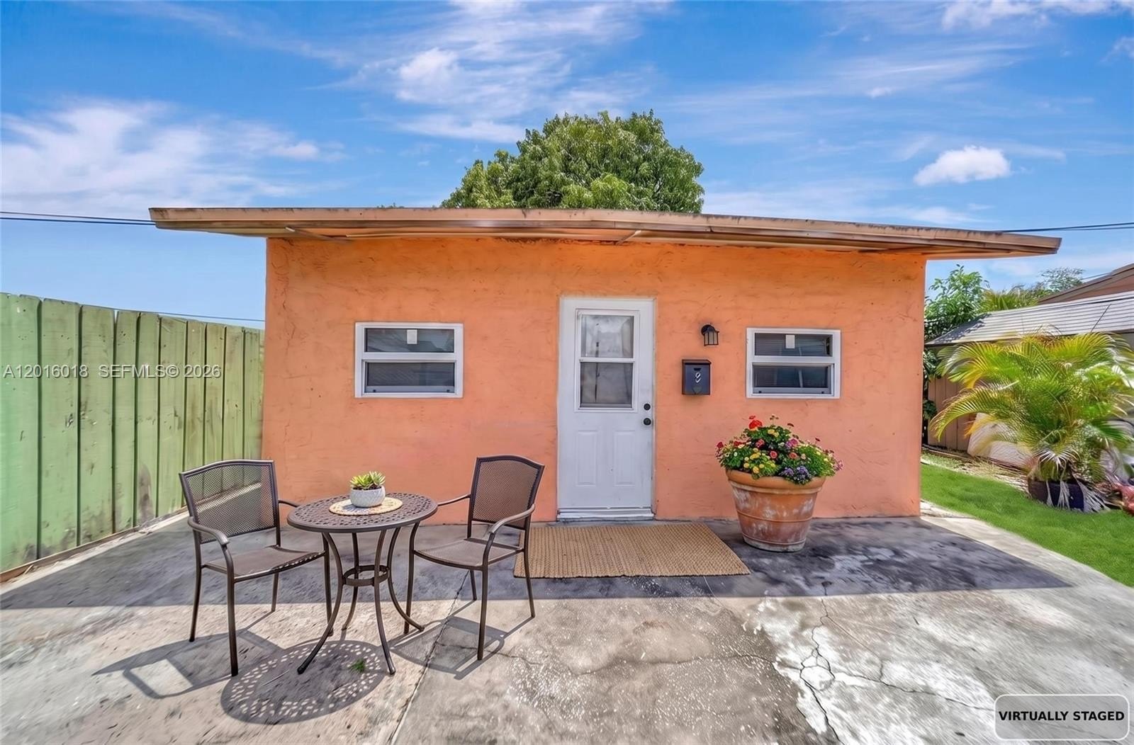 Single Family 6BR 4BA - 2890 NW 160th St, Miami Gardens, FL