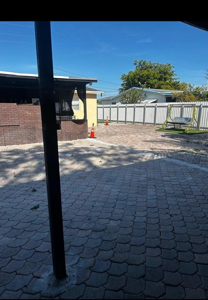 Single Family 5BR 2BA - 2211 NW 46th Ave, Lauderhill, FL