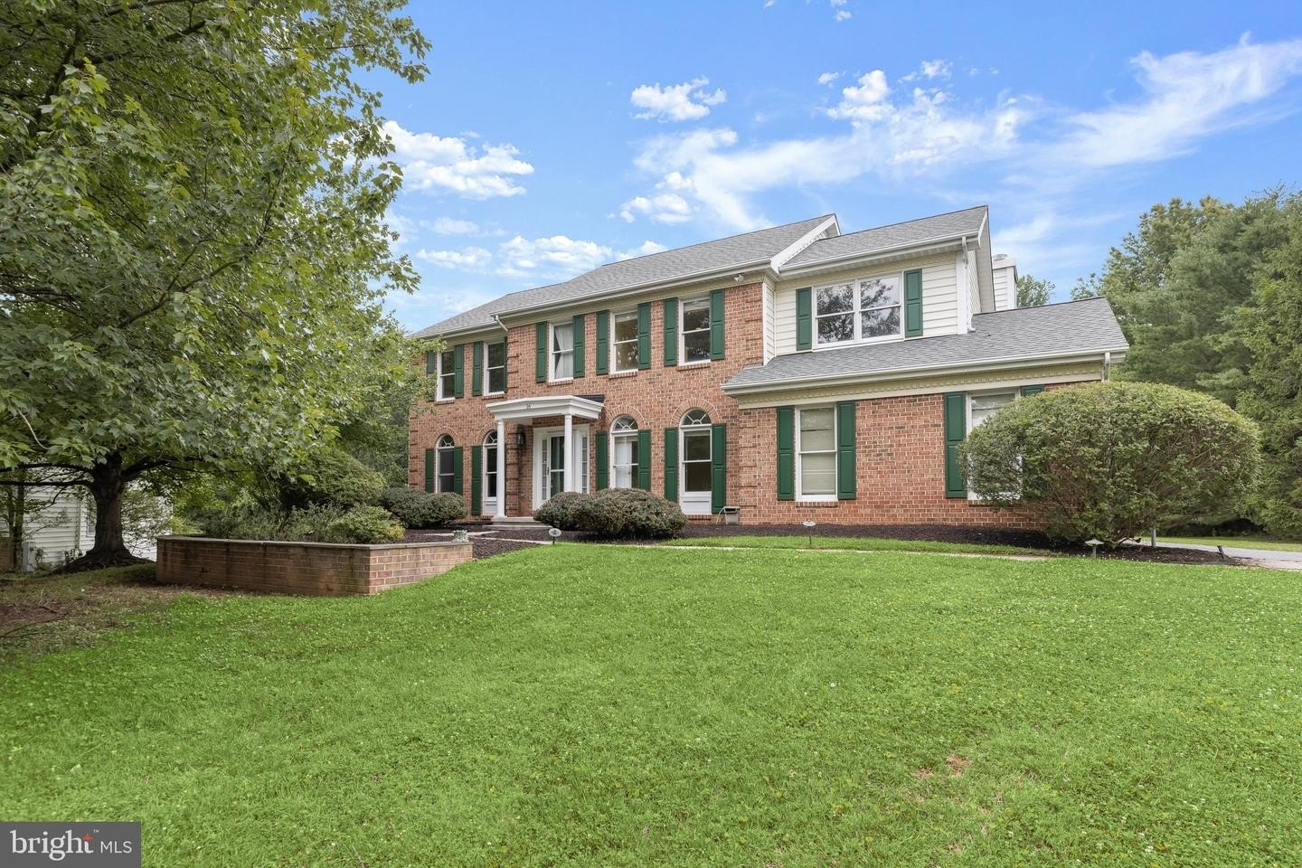 Single Family 5BR 4BA - 16 CHARING CT, OWINGS MILLS, MD