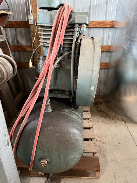(1) Air Compressor