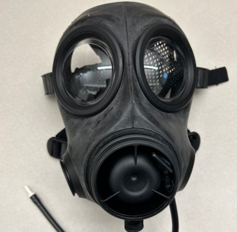 (1) LOT OF AVON FM12 RESPIRATORY GAS MASK