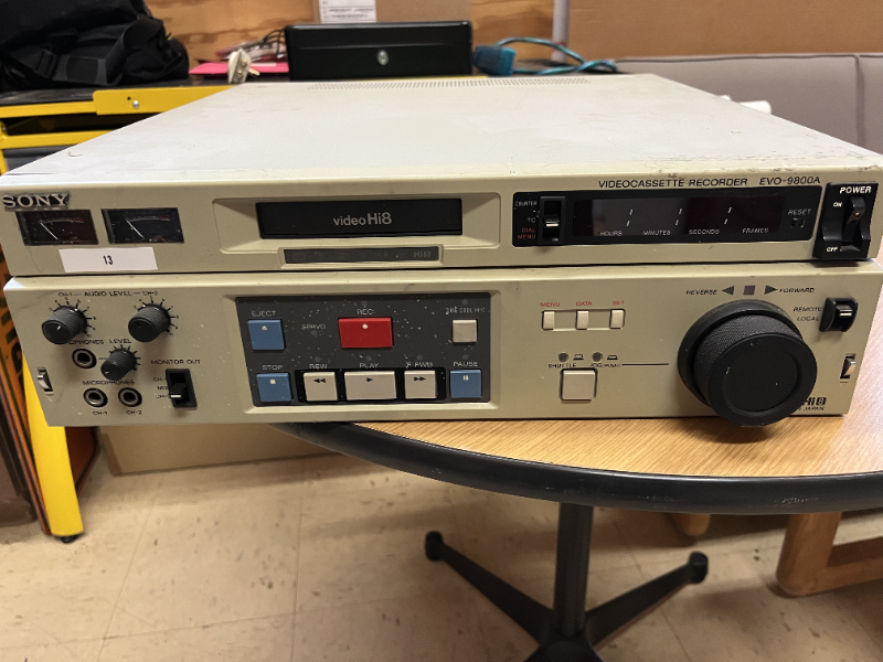 (1) Sony Video Cassette Recorder
