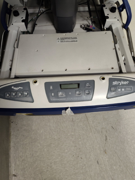 (1) STRYKER PRIME ZOOM ELECTRIC STRETCHER