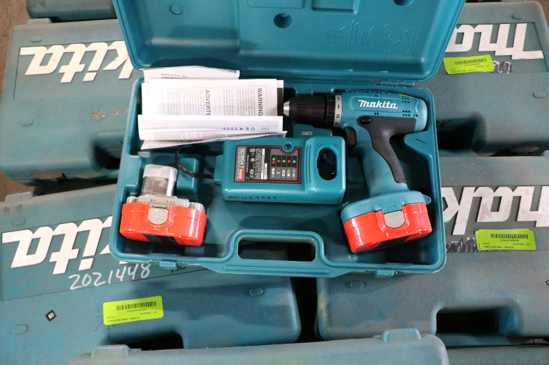17 Cordless Powertools with Batteries and Battery Chargers (1 LOT)