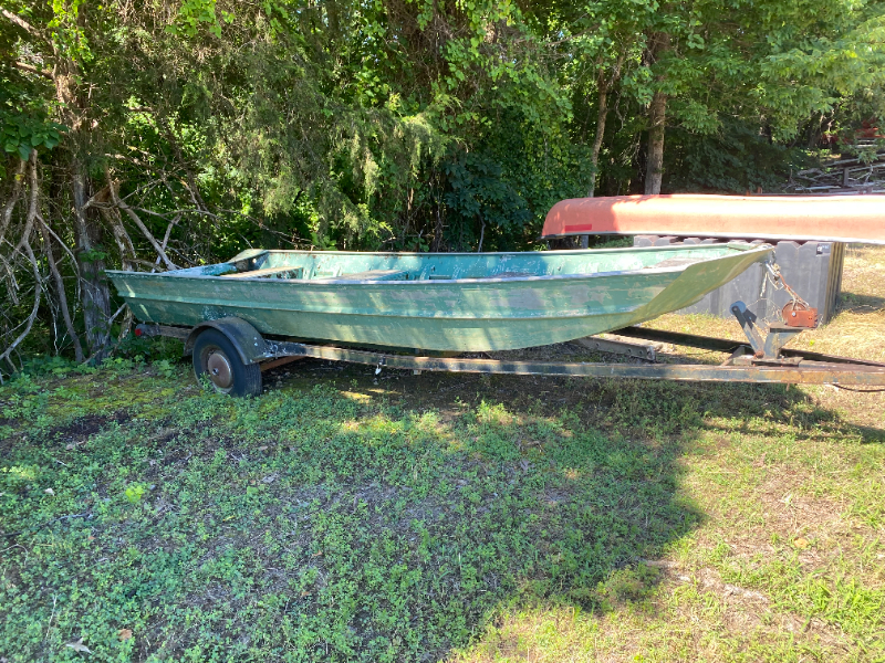 1976 Duracraft 16 aluminum boat with trailer