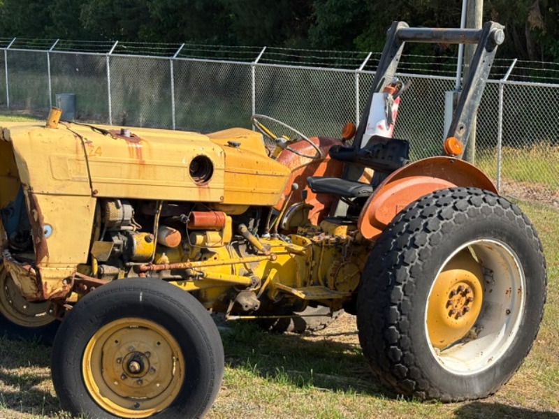1977 Ford 4100 Agricultural Tractor