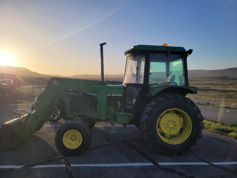 1988 John Deere 2355 Agricultural Tractor with 175 Loader