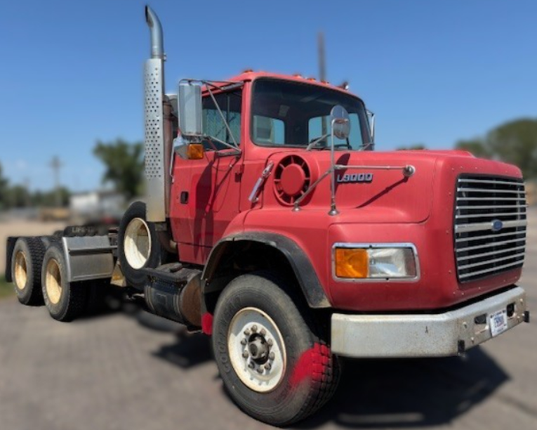 1993 Ford L9000 Track Tractor