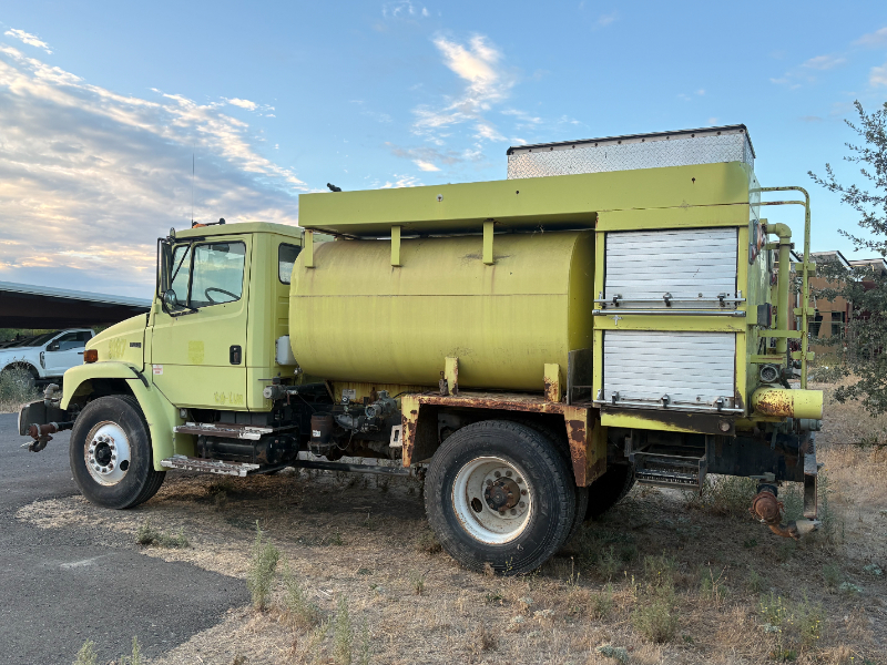 1999 Freightliner FL70