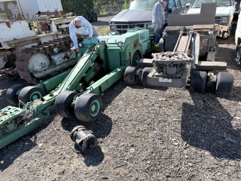 2 ea Hydraulic Lift