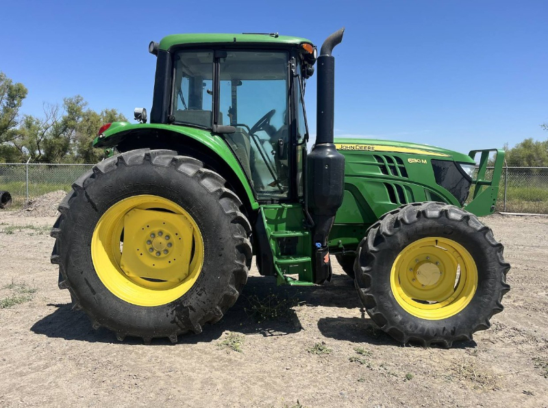 2001 John Deere 5220 Tractor