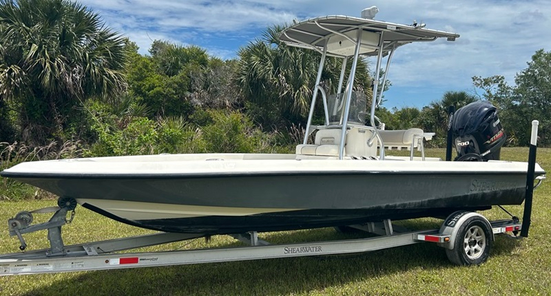 2004 1910 COASTAL BAY Boat, EVINRUDE Outboard Motor & Trailer