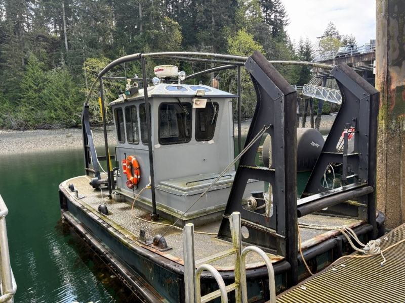 2004 22' Non-Standard Boat