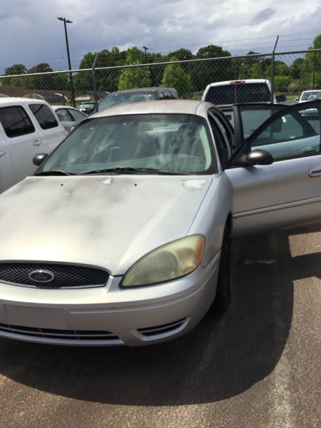 2004 Ford Taurus