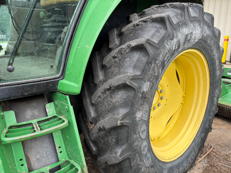 2008 John Deere 7230 Tractor