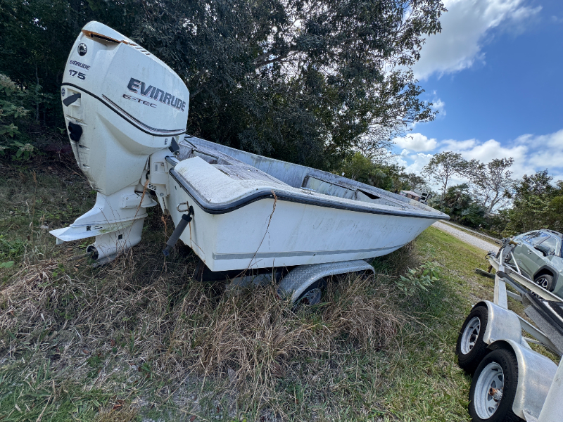 2009 20' Shearwater Z2000 Bay Boat, trailer, & Outboard Motor