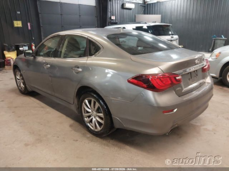 2015 Infiniti Q70 Awd