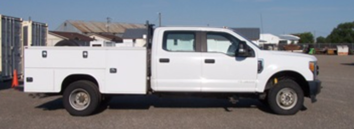 2017 FORD F350XL SUPER DUTY CREW CAB w/UITLITY BED