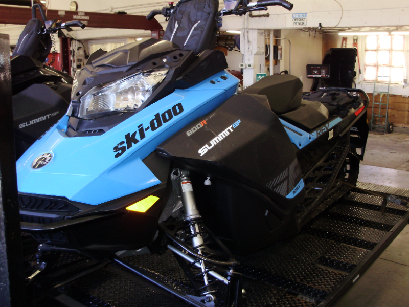 2019 Bombardier Ski-Doo Summit Sp600 Snowmobile-C