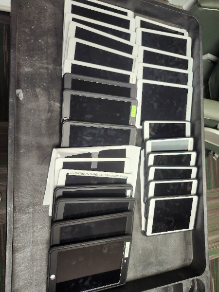 27 Apple iPads