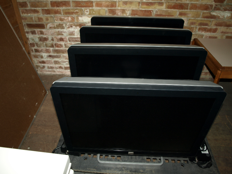 8 Barco Monitors