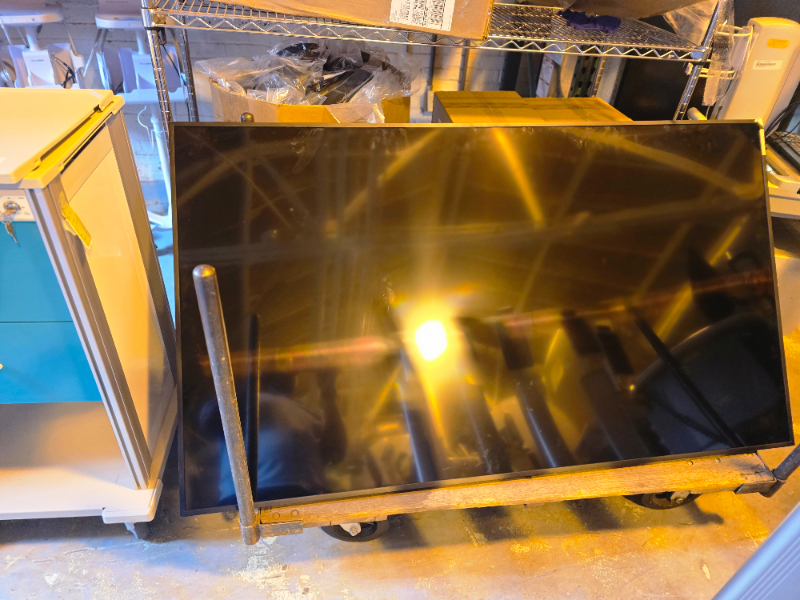 ASSORTED TELEVISIONS