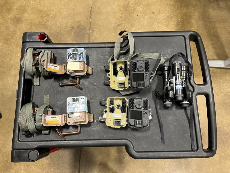 Cameras & Binoculars