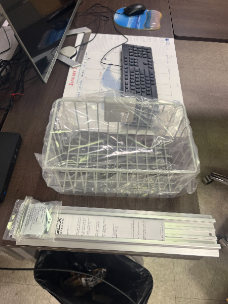 Clinical wall baskets / brackets