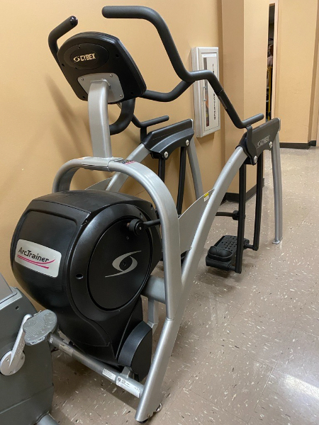 Cybex 620A Arc Trainer