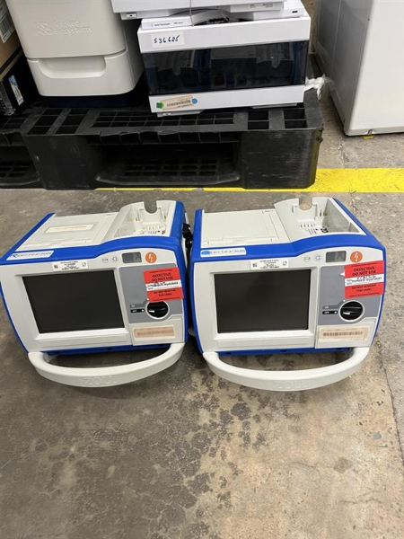 DEFIBRILLATOR R SERIES