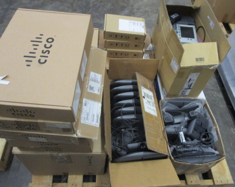 Dell OM743 20" LCD Monitors, Qty 16
