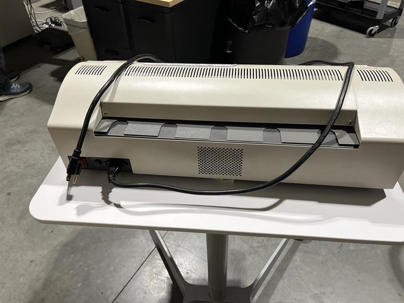 GBC HeatSeal H700 Pro Pouch Laminator